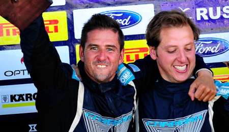 Los hermanos Carrera siguen disfrutando