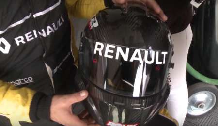 Spataro y un casco muy particular