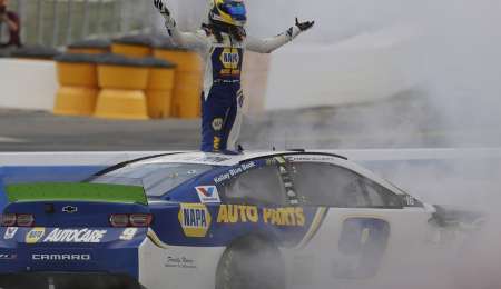 Chase Elliott con Chevrolet gana la Nascar en Charlotte