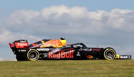 Pérez ganó el segundo ensayo con Hamilton y Verstappen enemistados