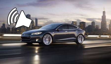 Los peatones miran al cielo y no a la calle cuando escuchan el sonido artificial de un coche eléctrico