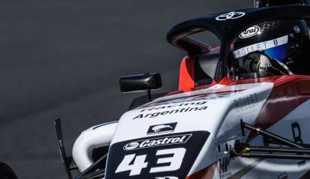 Colapinto subió al podio y se coronó entre los rookie