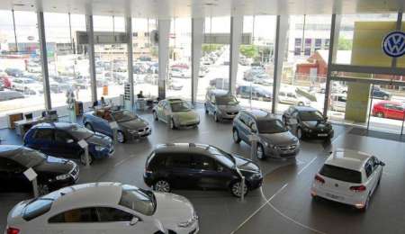 ¿Cuánto cayó la venta de automóviles respecto de 2018?