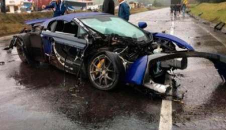 Le regalaron un Mercedes para los 18 y lo chocó el primer día