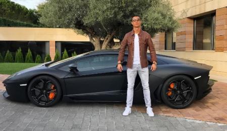RONALDO Y SU LAMBORGHINI