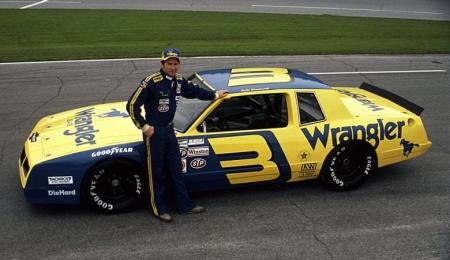 Ricciardo ganó una apuesta y se sube a un Nascar