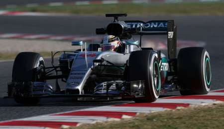 Hamilton puso primera en Silverstone