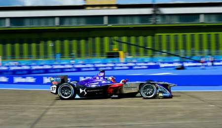 Pechito larga tercero en Berlín