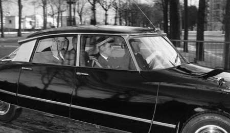 El Citroën que salvó la vida al presidente de Francia 