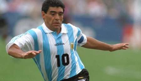 A la venta el Renault Fuego GTA Max usado por Maradona