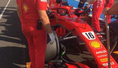 Leclerc fue más rápido que Vettel en unos test