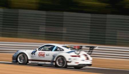 Dorian Mansilla tuvo un buen viernes en la Porsche Carrera Cup GB