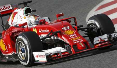 Vettel sigue firme