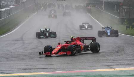 Bandera roja y demorado el GP de Bélgica