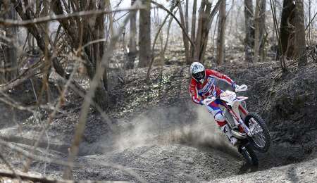 EnduroGP comienza en Finlandia y Holcombe está listo para defender el titulo