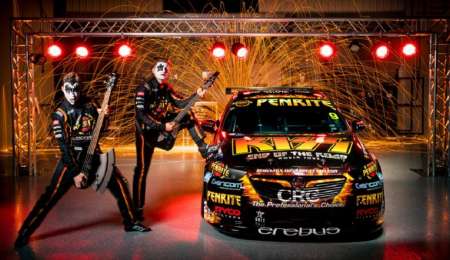 Un equipo que lleva el diseño de Kiss