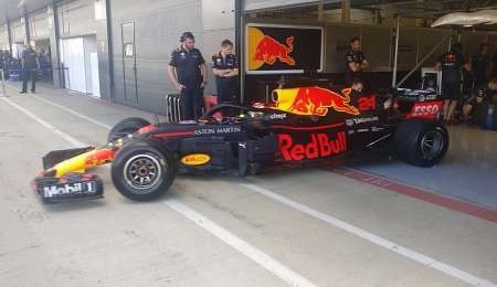 Sebastian Buemi se pegó en los test con el Red Bull