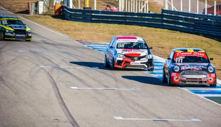 En Uruguay regresa el público a las carreras