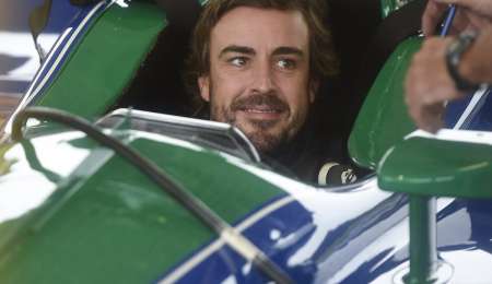 Alonso probó un IndyCar y comienza a definir su futuro