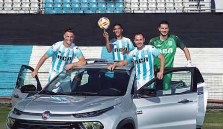 Fiat celebra la conquista de Racing