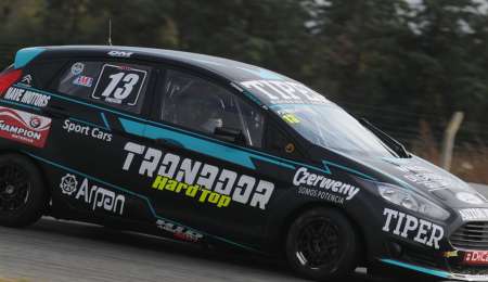 Tomás Fineschi en busca de dos al hilo