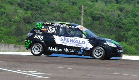 El Turismo Pista corrió sus series en Oberá