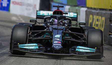 Red Bull denuncia el alerón de Mercedes