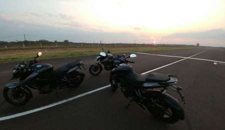 Rouser, la moto del reality