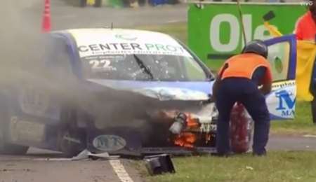 Fuego en el auto de Gandulia