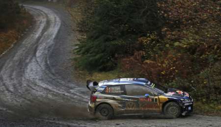 Ogier terminó a lo campeón en Gales