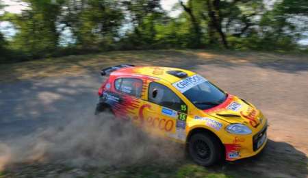 Tierra y asfalto en Tucumán