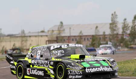 Mauro Giallombardo en tanques llenos