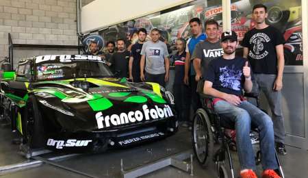 Giallombardo se dio una vuelta por el taller para ver el Ford