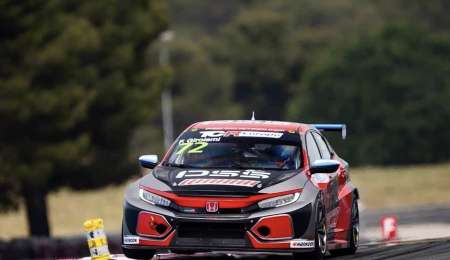 Girolami avanzó y fue séptimo en la primera final del TCR Europeo