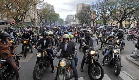 Motoqueros coparon la ciudad contra del cáncer