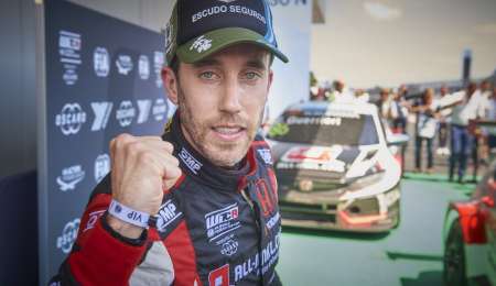 Esteban Guerrieri corre las "24 hs. de Nürburgring"