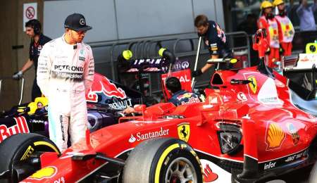 PARA HILL,  HAMILTON NO DEBERÍA DESCARTAR FERRARI