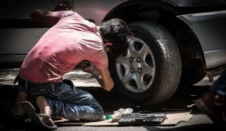 Estas son las herramientas que nunca deben faltar en tu auto