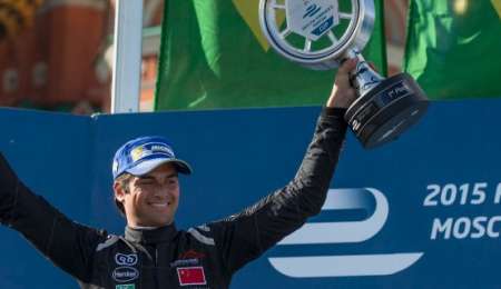 Piquet Jr ganó y lidera el campeonato
