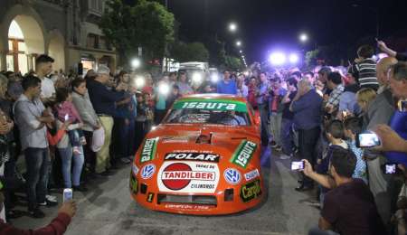 Lobería: Emotivo homenaje a Oscar Castellano