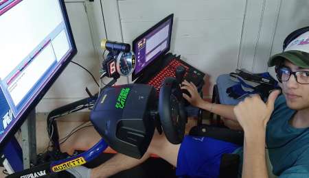 Con la cinta caminadora fabricó un simulador y compite