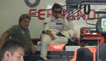 Alonso, con problemas en su McLaren