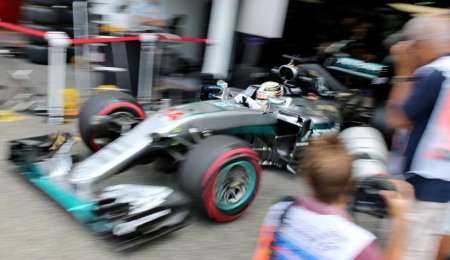 Recargo para Hamilton y Halo 2 para Rosberg