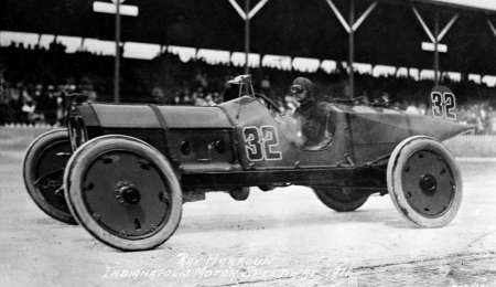 En las "500 Millas" debutó el espejo retrovisor