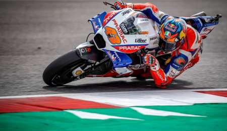 Jack Miller pone a Ducati al frente en Misano