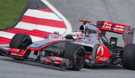 MC LAREN CUMPLE 100 CARRERAS SIN GANAR