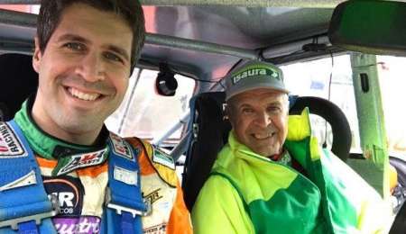 CON LA MASCARA DE EL ZORRO