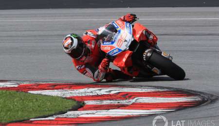 Lorenzo se quedó con el tercer día de pruebas con récord