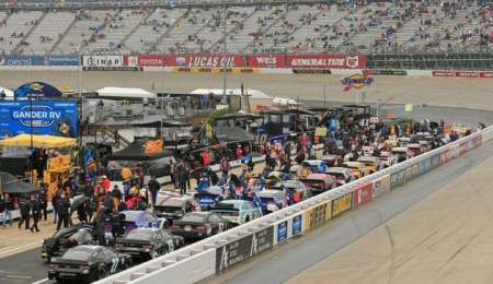 Nascar en Kansas Kevin Harvick larga desde la pole este jueves