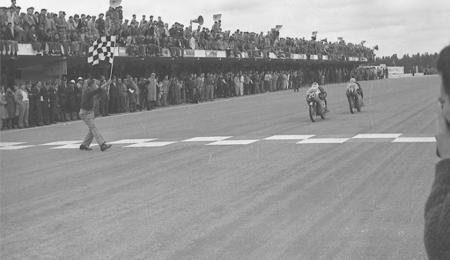 Hoy se conmemora el "Día del Motociclista Deportivo" en Argentina